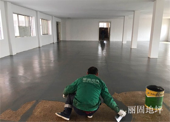 批刮膩子 批刮膩子