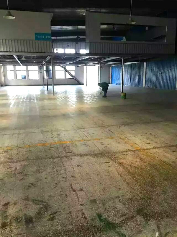 吳江標識公司平涂型環氧地坪進場施工